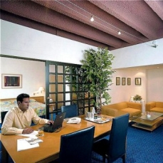 Holiday Inn Hotel Resort 4*