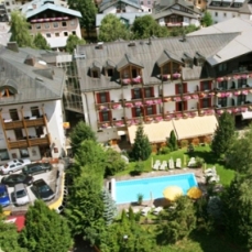 Hotel Neue Post 4*