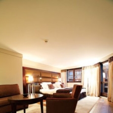 Les Suites de la Potiniere 5*