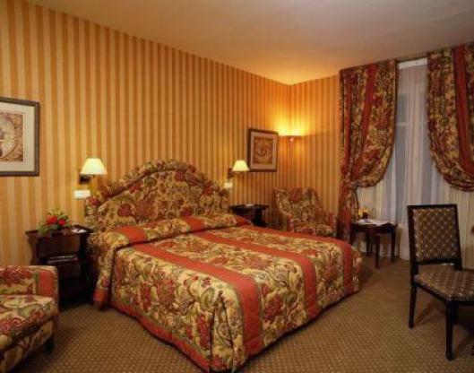 Marignan Champs-Elysees 4*