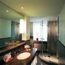 Hotel Schweizerhof 4*