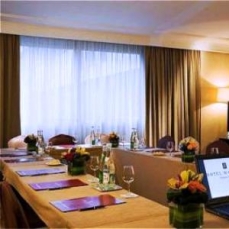 Warwick Champs-Elysees 4*