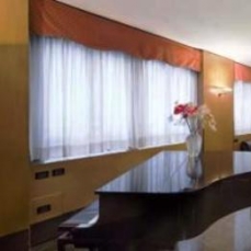 UNA Hotel Century 4*