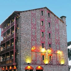 Naudi 3*