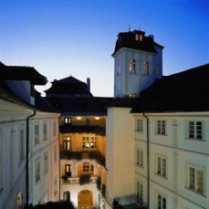 The Iron Gate Hotel And Suites 5*