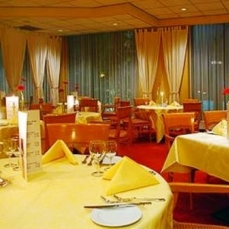 Dorint Novotel Airport 4*