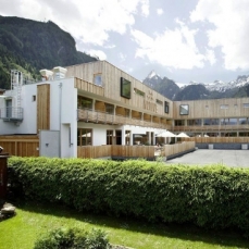 Active by Leitner's 4*