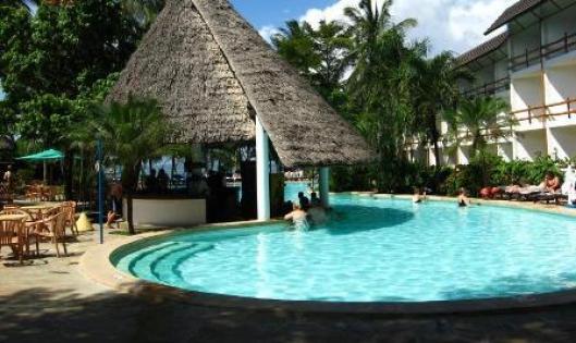 Travellers Beach Hotel 4*