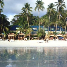 Waling-Waling Beach Hotel 4*