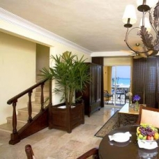 Occidental Royal Hideaway Playacar 5*