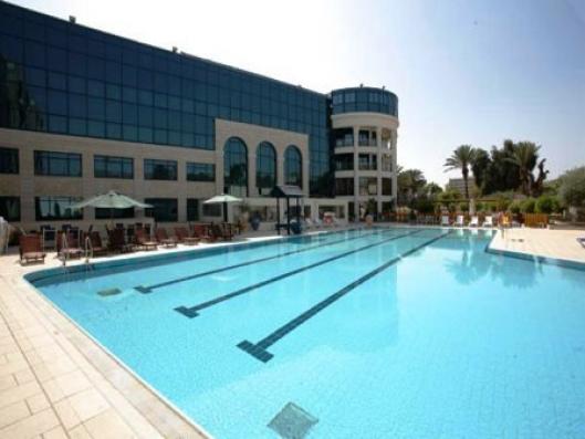Central Park 4*