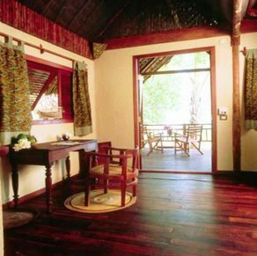 Pole Pole Bungalow Resort 4*