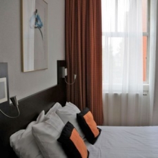 Falcon Plaza 3*