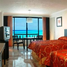 NH Krystal Cancun 5*