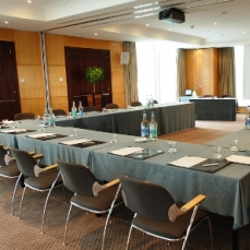 Hotel Epsom Manotel 4*