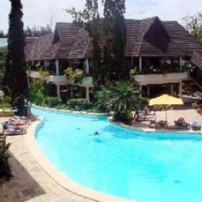 Travellers Beach Hotel 4*